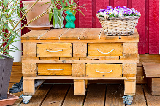 Euro palette wooden shelf with drawers