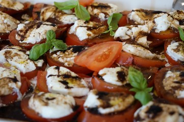 Ital. Vorspeise: Caprese / Tomate Mozzarella Basilikum 