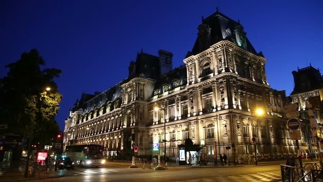 Hotel de Ville by night