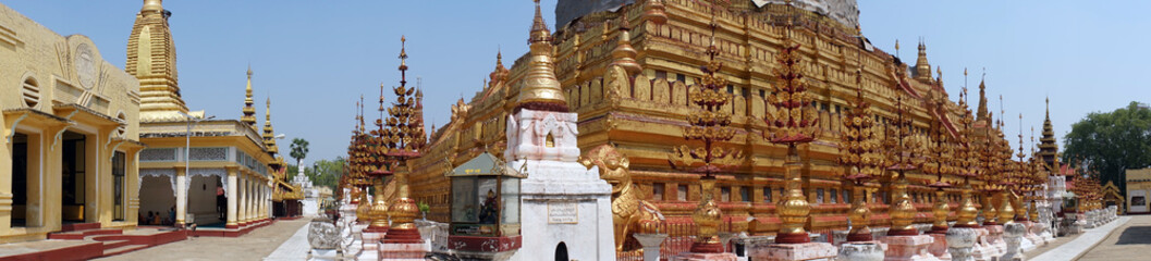 Fototapeta na wymiar Inner yard of pagoda