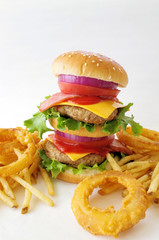 ハンバーガーとポテトとオニオンリング