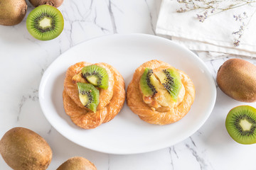 kiwi tart on plate