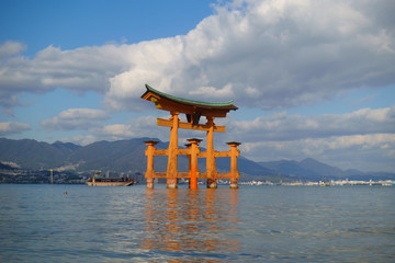 広島、宮島の厳島神社