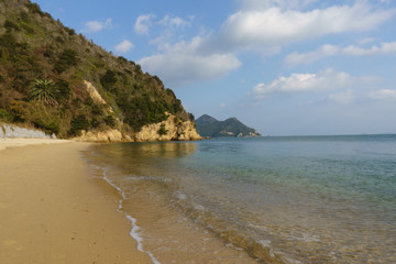 Fototapeta na wymiar 愛媛県の馬島の海岸