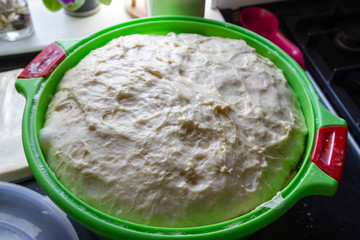 Yeast dough lift