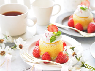 オシャレなイチゴケーキでティータイム