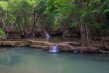 Obraz premium Huaymaekamin Waterfall in Kanchanaburi Province, Thailand