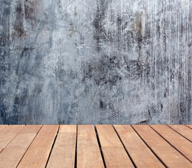  planches sur fond béton brossé ciré 