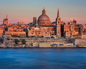 Fototapeta na wymiar Valletta Skyline in the Evening, Malta