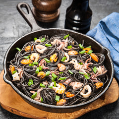 Black spaghetti with seafood