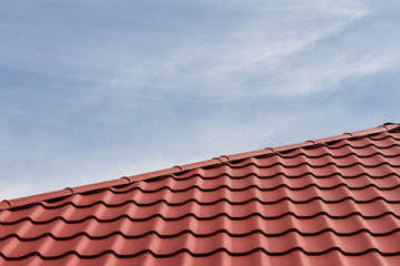 Roof edge made of red metal