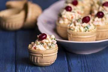 Stuffed tartlets with vegetables and eggs