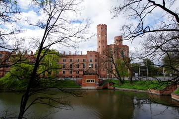 Budynek prokuratury i sądu we Wrocławiu © Konrad_elx