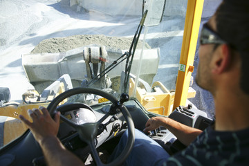 Wheel loader driver