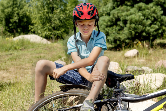 Teenager has fallen from bicycle and was traumatized