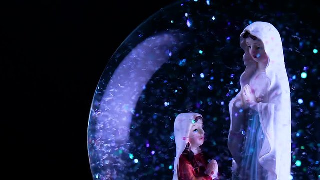 boule &agrave; neige avec vierge Marie 