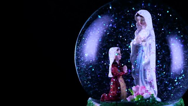 boule &agrave; neige avec vierge Marie 