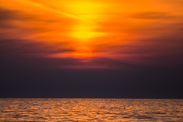 Piękny wschód słońca na plaży. Gdynia Orłowo. Polska