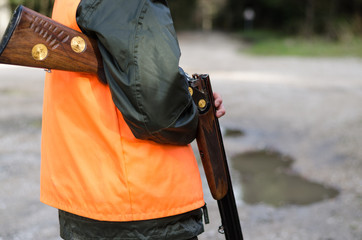 Fusil de chasse et chasseur