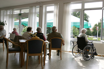Rentner in einem Pflegeheim