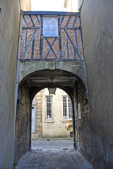 Fototapeta premium bridge over street in LaonLaon
