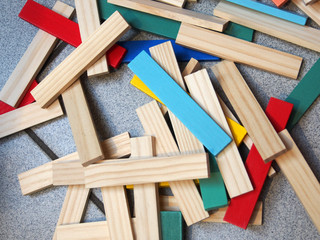 Spielzeug: Bauklötze, Bauhölzchen