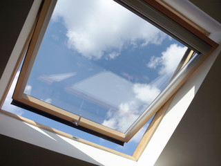 Fototapeta Dachausbau: Dachfenster Innen, geöffnet obraz