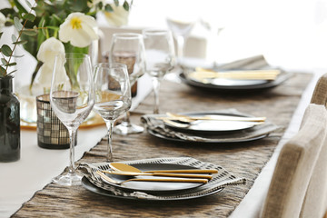 Beautiful festive table setting © Africa Studio
