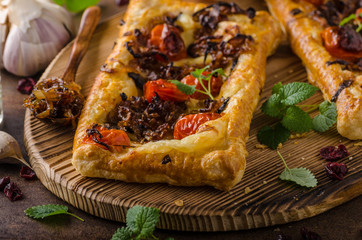 Puff pastry vegetarian pizza
