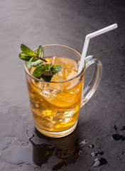 iced tea with lemon