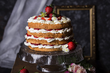 angel food cake with fresh berries