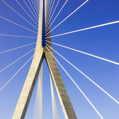 Obraz premium Close-up of a cable-stayed bridge.