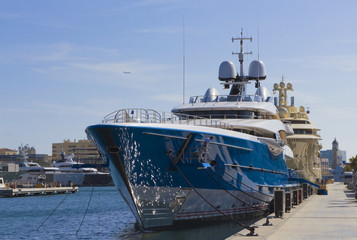 Naklejka premium modern motor yacht
