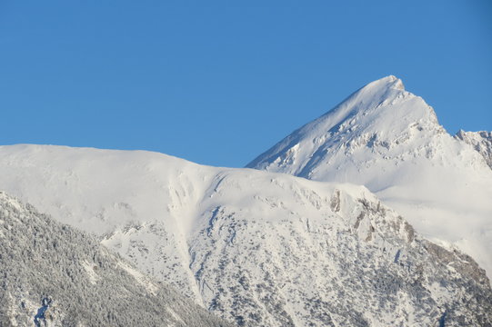 Auvergne-Rhône-Alpes - Savoie - Pic enneigé au-dessus d'Aussois