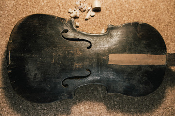making violin, musical instrument restoration, vintage instruments