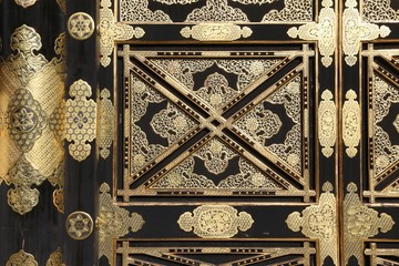 Kamakura gate ornaments