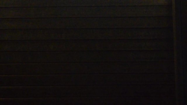 Contrevent sur enrouleur Roller shutter Tapparella Rollladen Rolluik Persiana Redőny Żaluzja budowlana zewnętrzna Рольставни Cửa cuốn Kepenk Window shutter