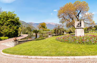 Botanical Gardens of Villa Taranto, Monument to Neil McEacharn, creator of these gardens and donated to Italy.
