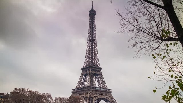 cloudy day paris city symbol eiffel tower panorama 4k time lapse france
