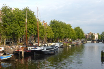 Fototapeta na wymiar boat at canal