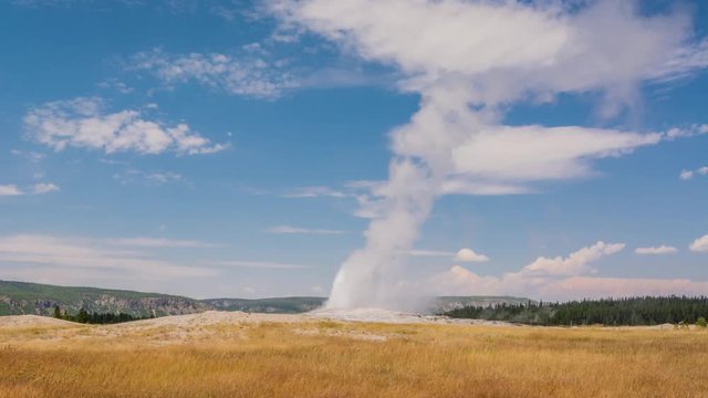 Old Faithful Eruption, Yellowstone National Park, Wyoming, 4K Timelapse Video