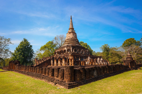 Wat Chang Lom Temple at Si Satchanalai Historical Park, a UNESCO world heritage site, Thailand