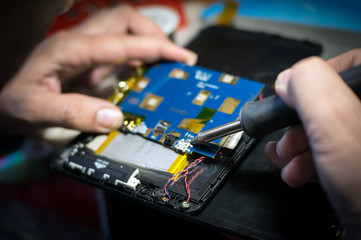 Male solder parts smartphone, repair