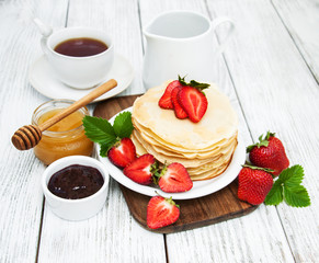 pancakes with strawberries