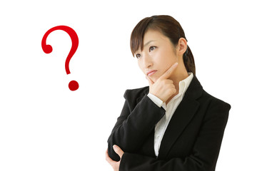疑問をかかえる女性
