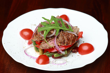 Салат из мяса и овощей