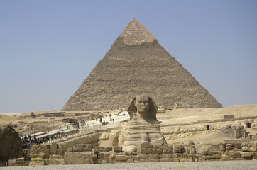 Fototapeta na wymiar Sphinx vor Chephren-Pyramide, Gizeh