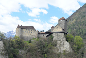 Fototapeta na wymiar Burg Tirol 03