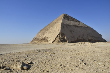 Fototapeta na wymiar Knickpyramide von Dahshur