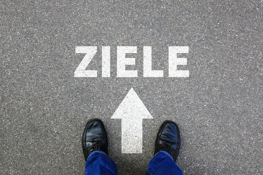 Ziele Ziel erreichen neue setzen Erfolg Strategie Zukunft Businessman Business Konzept